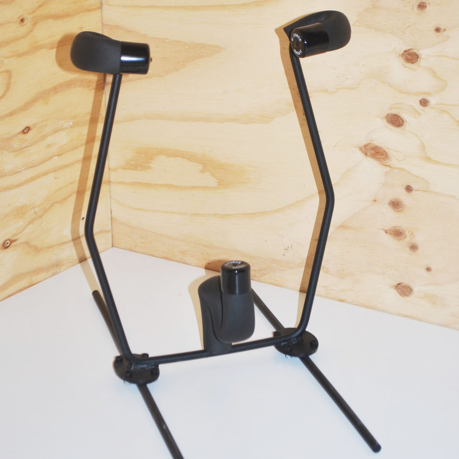 The GF8S - Freestanding Snowboard Rack without a snowboard